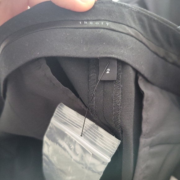 NWT Theory Emery 2 Urban Black Pants Size 2 - Picture 3 of 6